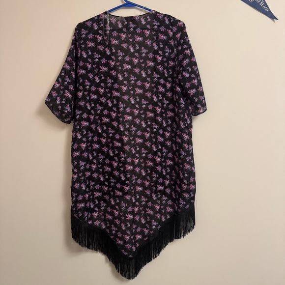 Romeo & Juliet Floral and Fringe Open Front Kimono Robe - Women’s Small - Medium - Picture 2 of 7
